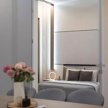 Luxurious High-end Grand On The St Stephen Road *