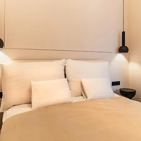 Acacia Luxury *