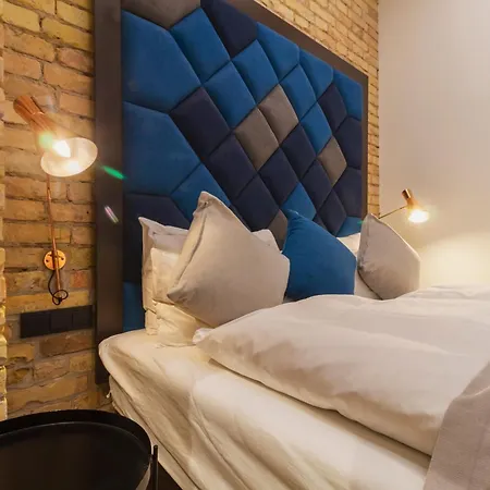 מלון The Loft 3*