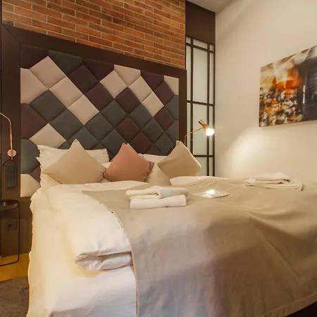 מלון The Loft 3*