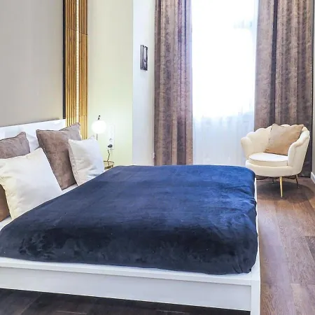 New Chic & Very Apartment