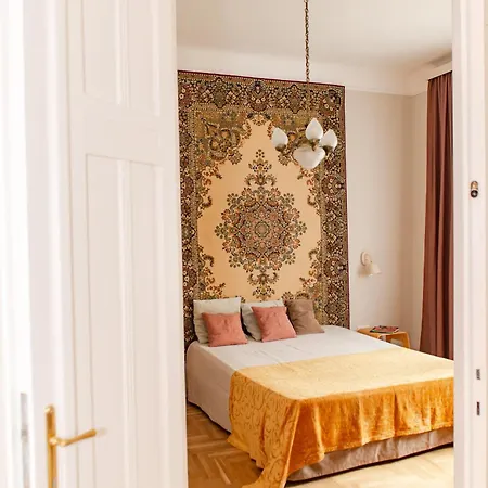Spacious Family Along River Side, In The Heart Of Buda * Budapest
