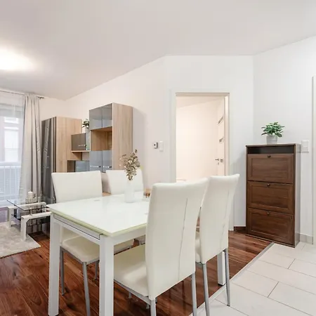 Apartmán Viola - Free Parking And Balcony *