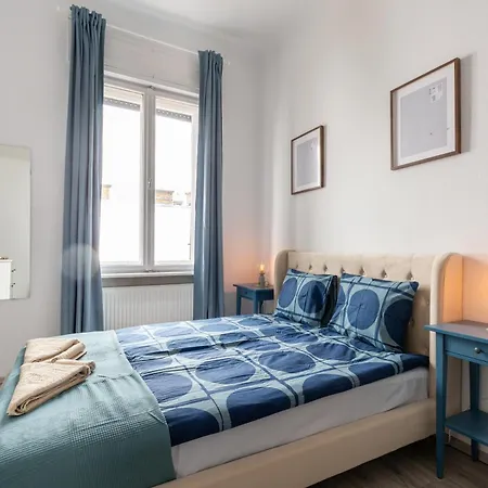 Vibrant Neighborhood Vibes Apartment Budapest