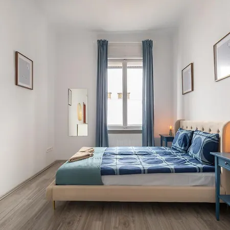 Vibrant Neighborhood Vibes Apartment *