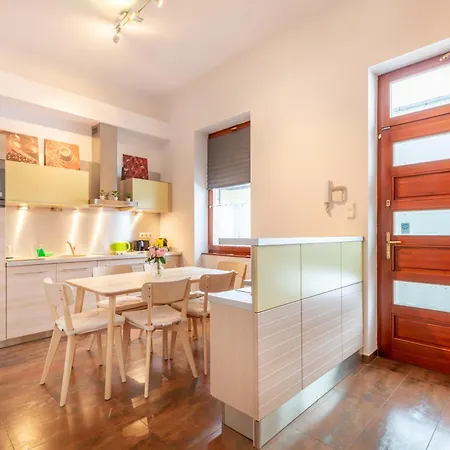 Vibrant Neighborhood Vibes Apartment *
