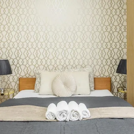 Exclusive Duplex Penthouse In The Heart Of Apartment *