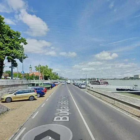 Perfect Place In The Center With Fast Wifi And Free Parking At Riverside *