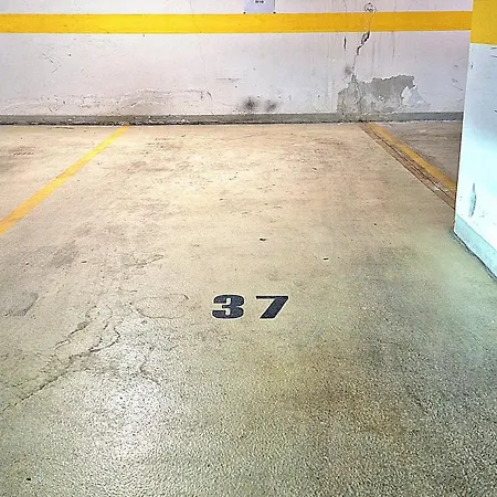 H10 With Free Parking Apartment