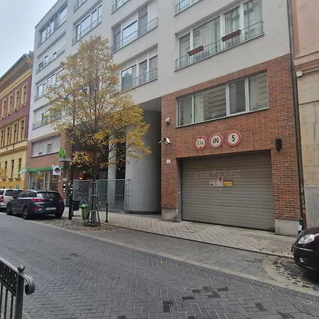H10 With Free Parking Apartment *