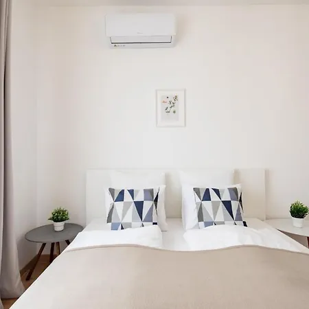 - Fresh With Balcony * 부다페스트