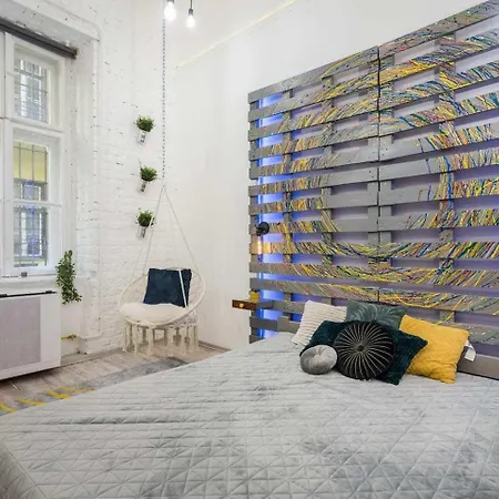 Vintage Downtown Escape 2 Baths 2 Beds Apartment *