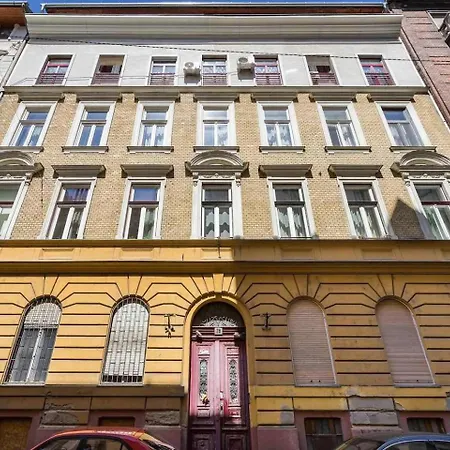 Vintage Downtown Escape 2 Baths 2 Beds Apartment Budapest