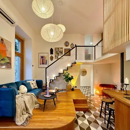 Spacious 5br Retreat For 16 By Dohany Synagogue & Fashion St Apartment