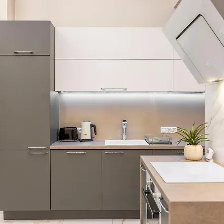 Apartment Extravagant & Modern Grand In The Center Of