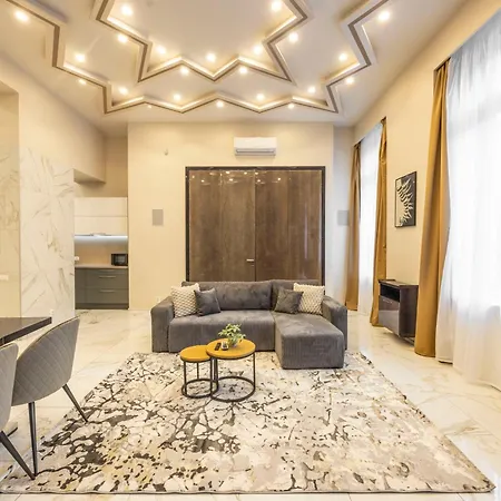 Extravagant & Modern Grand In The Center Of Apartment *