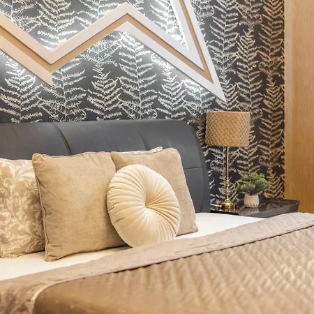 Extravagant & Modern Grand In The Center Of Apartment *
