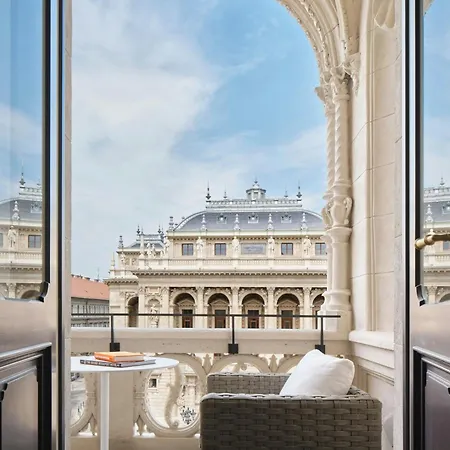 Hotel W 5*