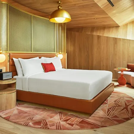 Hotel W