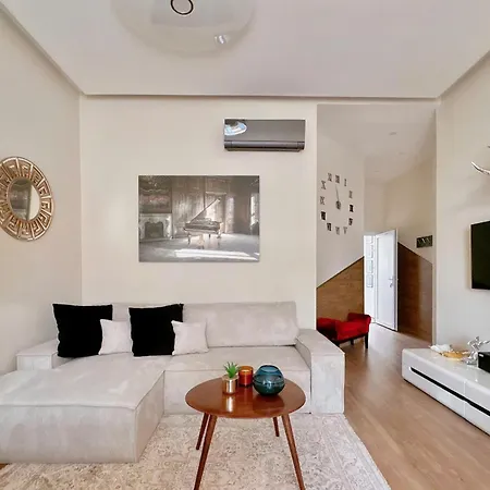 Stunning 3brm 3bath Julie Balcony & Views