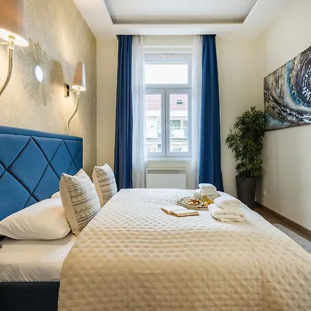 Apartment Stunning 3brm 3bath Julie Balcony & Views