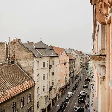 Apartment Stunning 3brm 3bath Julie Balcony & Views Budapest