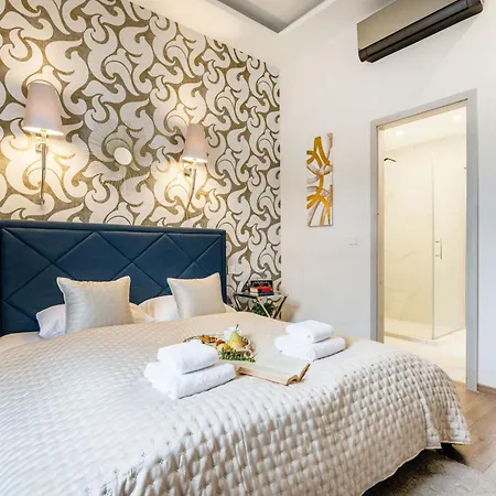 Apartment Stunning 3brm 3bath Julie Balcony & Views Budapest