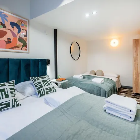 Spacious 5br Retreat For 16 By Dohany Synagogue & Fashion St Budapest
