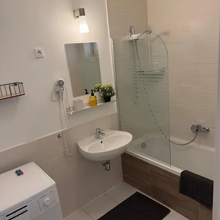 Nature Vibes Premium With Rooftop Apartment
