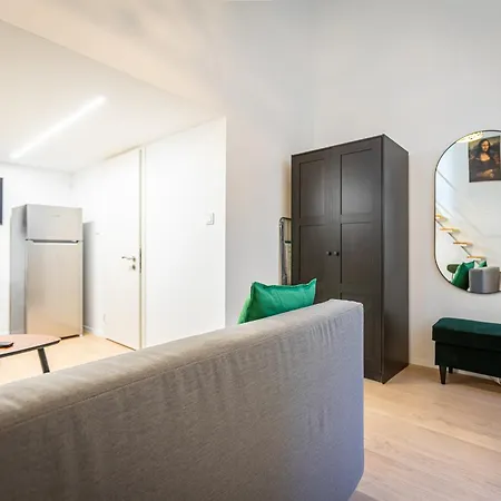 Cute Gallery Flat In Budapest, Spring Apartment *