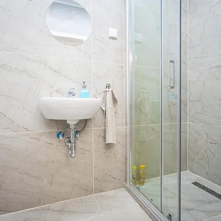 Cute Gallery Flat In Budapest, Spring Apartment *