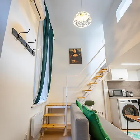 Apartment Cute Gallery Flat In Budapest, Spring *