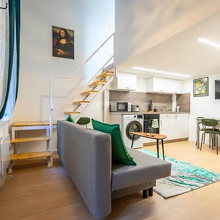 Cute Gallery Flat In Budapest, Spring Budapest