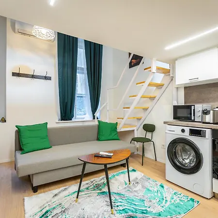 Cute Gallery Flat In Budapest, Spring Apartment