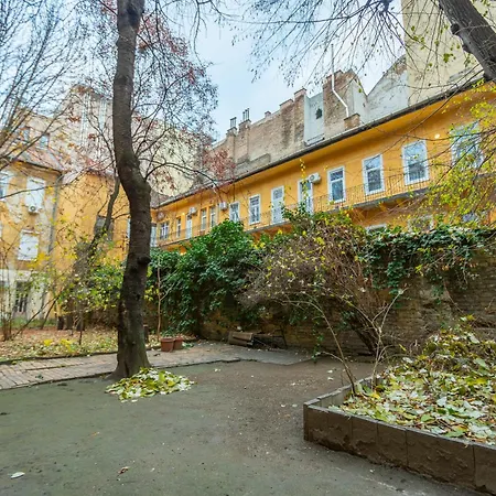 Cute Gallery Flat In Budapest, Spring Budapest