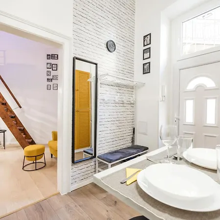 Vibrant Apartment Budapest
