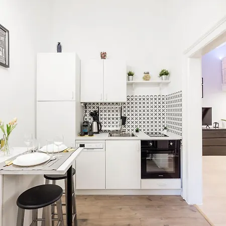 Vibrant Apartment