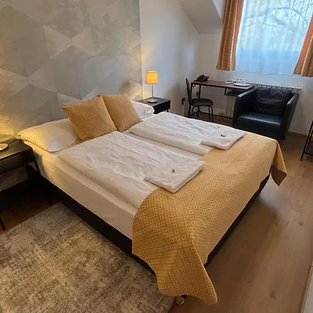 Otel Gloria Center 3*