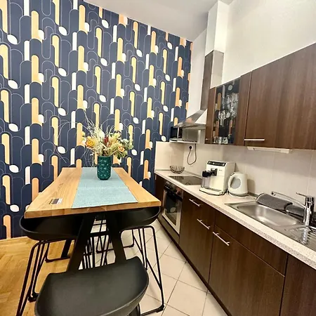 Apartment Gatsby Design By Chivi In Gozsdu #freeparking