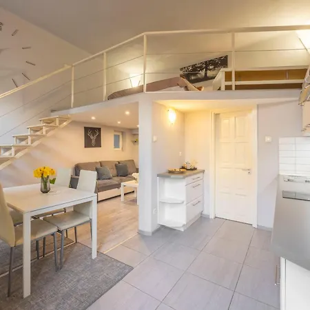 Superb Cozy In The Heart Of Apartment