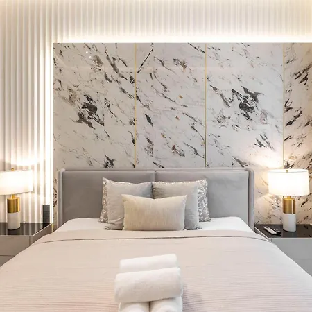 Luxurious High-end Grand Next To The Basilica Apartment Budapest