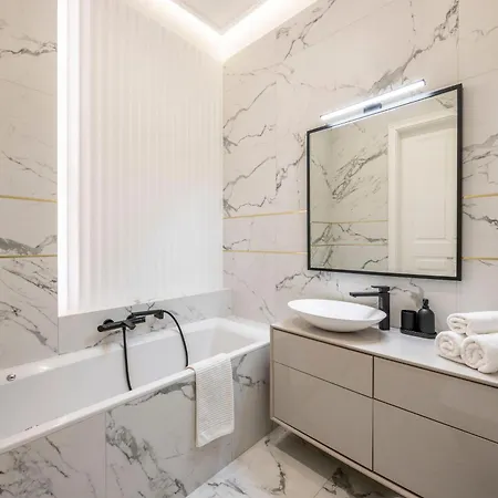 Apartment Luxurious High-end Grand Next To The Basilica