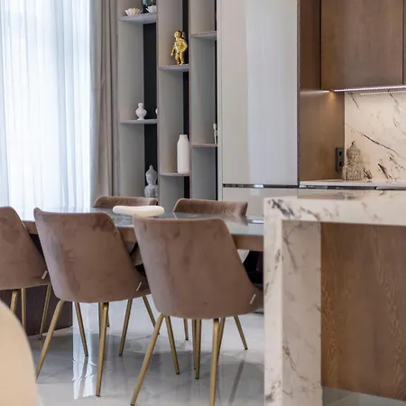 Luxurious High-end Grand Next To The Basilica Apartment Budapest