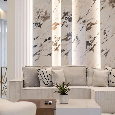 Luxurious High-end Grand Next To The Basilica *