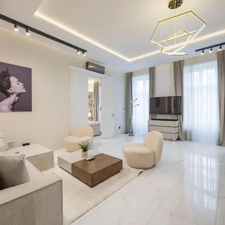 Luxurious High-end Grand Next To The Basilica Budapest