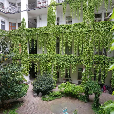 아파트 Beautiful Newly Refurbished Studio,fully Equipped Walking Distance To The Park Where Will Find The World Famous Szechenyi Thermal Bath Spa, Museums , And The Capital Circus , Ac, Smart Tv, High Speed Internet 부다페스트