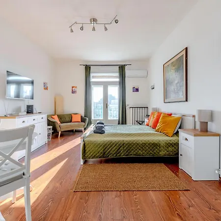 Cozy Buda Apartmán *
