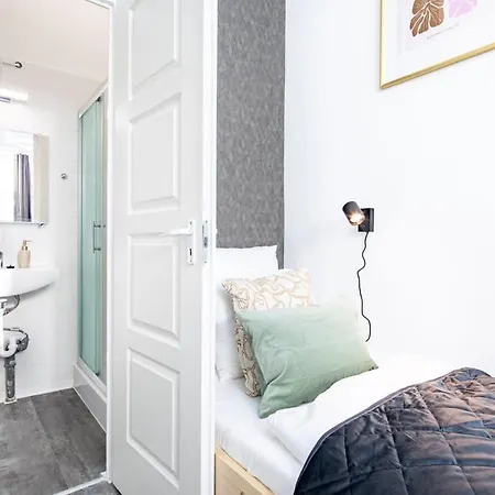 Ultra For Solo Traveller - Air Con Appartement