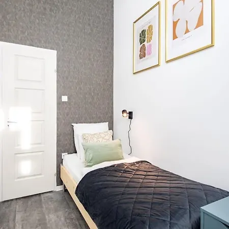 Ultra For Solo Traveller - Air Con Appartement *
