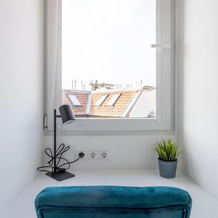 Apartment Deluxe & Minimalistic In The Heart Of *